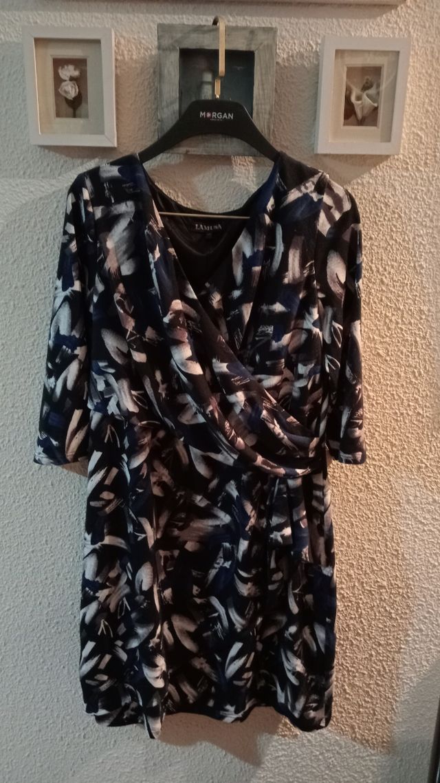 Vestido varios colores,con escote en pico.