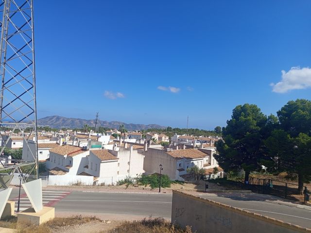 Chalet independiente de esquina