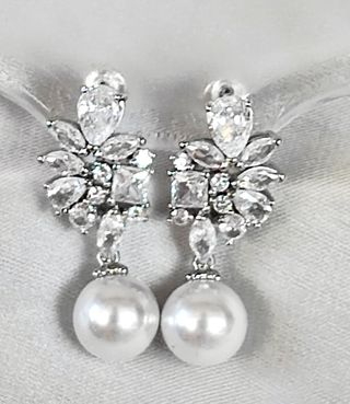 PENDIENTES DE PERLAS Y CIRCONITAS
