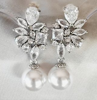 PENDIENTES DE PERLAS Y CIRCONITAS