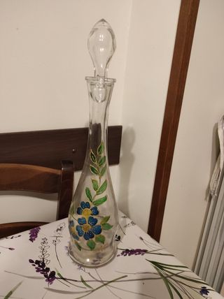 Bottiglia in vetro dipinta