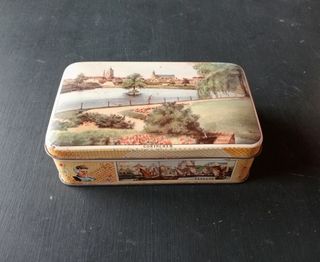 Caja de metal vintage 