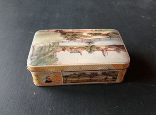 Caja de metal vintage 