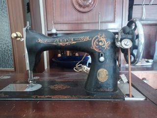 Maquina de coser antigua 