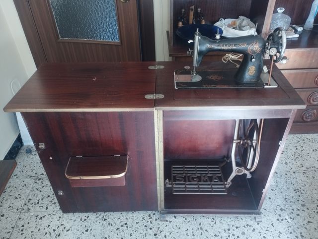 Maquina de coser antigua