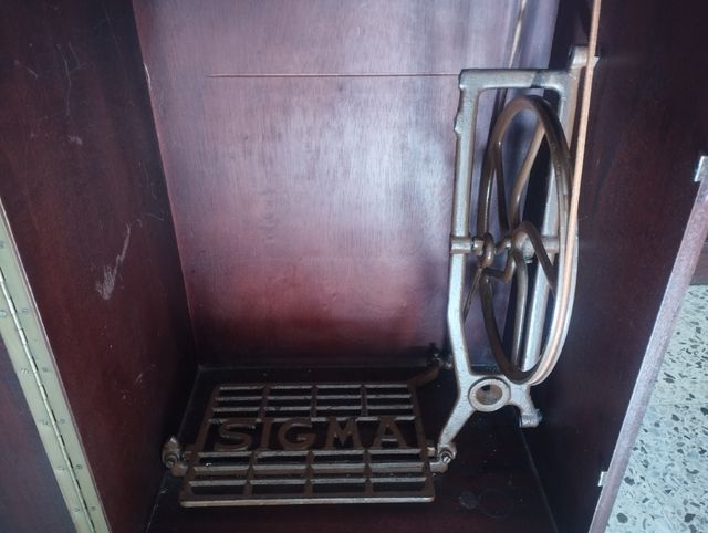Maquina de coser antigua