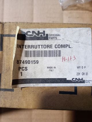 Interruptor de luces e intermitentes tra