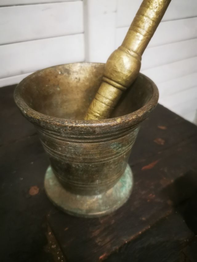 Morteros antiguos grandes