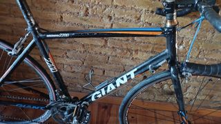 Bicicleta carretera urbana giant talle M SIN RUEDA