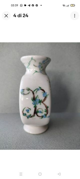 Antico piccolo vaso dipinto a mano