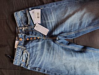 Pantalón vaquero Guess nuevo