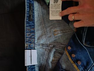 Pantalón vaquero Guess nuevo