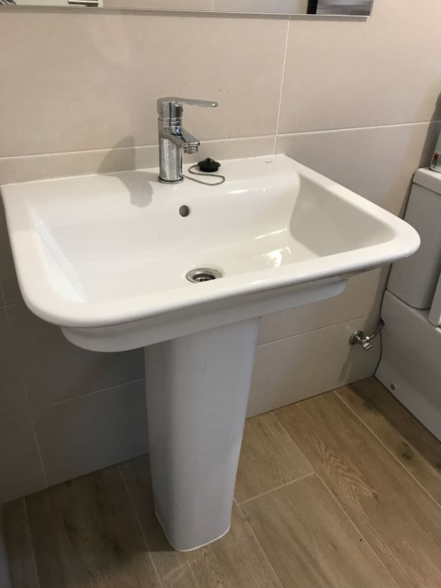 Lavabo con pedestal porcelana blanco Roca The Gap