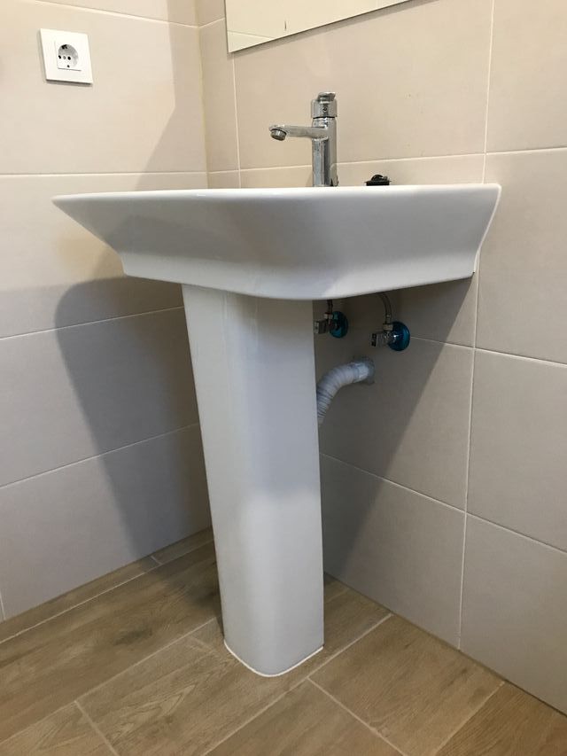 Lavabo con pedestal porcelana blanco Roca The Gap