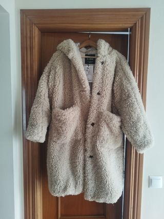 ABRIGO BORREGUILLO CAPUCHA PULL & BEAR M