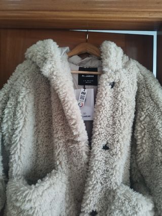 ABRIGO BORREGUILLO CAPUCHA PULL & BEAR M