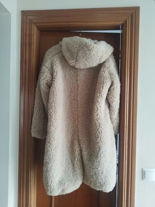 ABRIGO BORREGUILLO CAPUCHA PULL & BEAR M