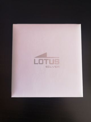 Caja para guardar reloj o joyas LOTUS. 