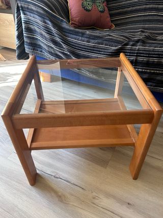 mesa auxiliar salón madera y cristal
