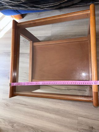 mesa auxiliar salón madera y cristal