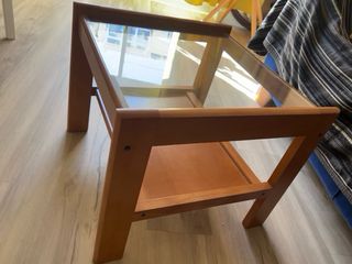 mesa auxiliar salón madera y cristal