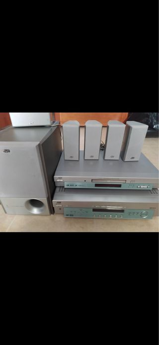 Amplificador audio. Altavoces . Subwoofer