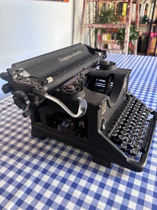 Maquina escribir Hispano Olivetti M40