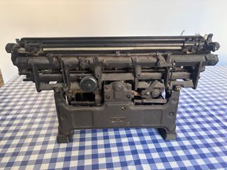 Maquina escribir Hispano Olivetti M40