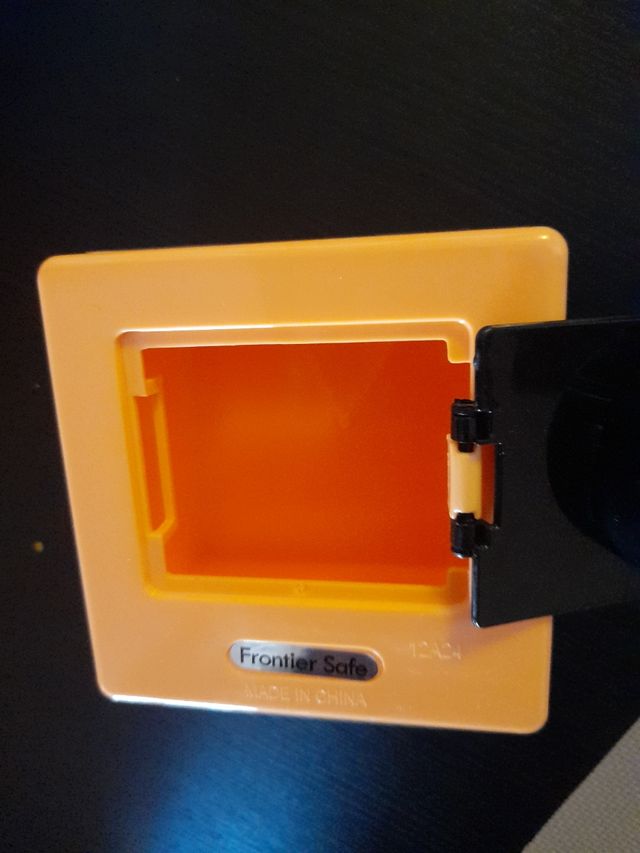 Hucha con combinación