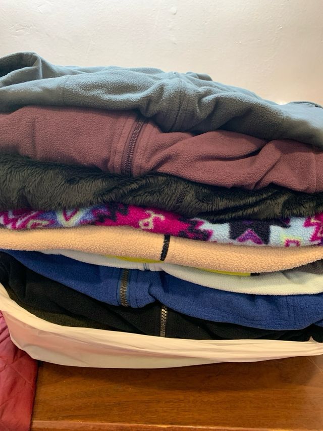 Lote de 25kg de ropa vintage sin marca