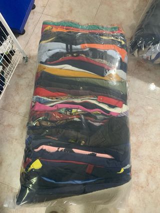 Lote de 25kg de ropa vintage sin marca