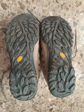 Zapatillas montaña Merrell