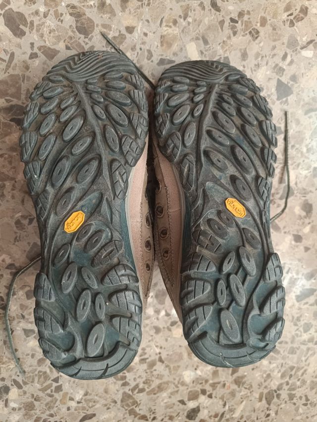 Zapatillas montaña Merrell