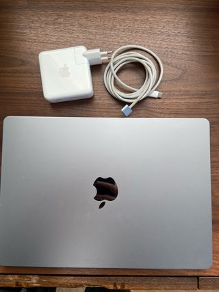 Macbook pro 2021  14”  16GB memoria - 500GB 