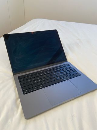 Macbook pro 2021  14”  16GB memoria - 500GB 