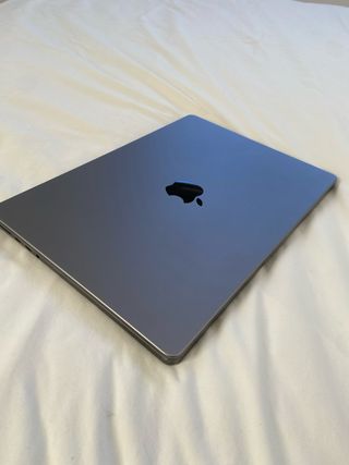 Macbook pro 2021  14”  16GB memoria - 500GB 