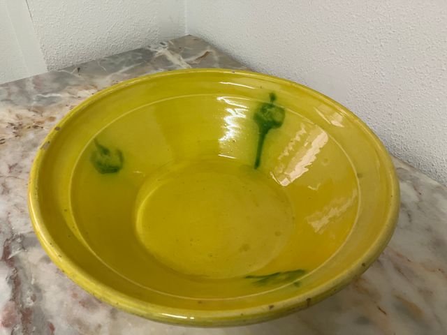 Lebrillo de cerámica antiguo