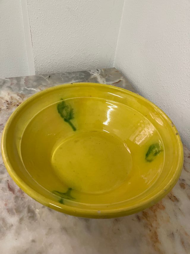 Lebrillo de cerámica antiguo