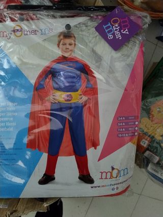 Vestito Superman 3-4 anni con muscoli