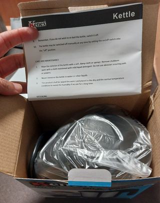 HERVIDOR DE AGUA CON 2 TAZAS