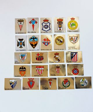 ESCUDOS FUTBOL 84-85 MAGA PLATEADOS
