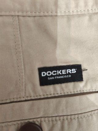 Pantalón dockers estilo chinos