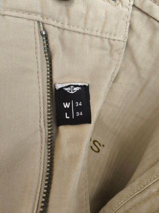 Pantalón dockers estilo chinos