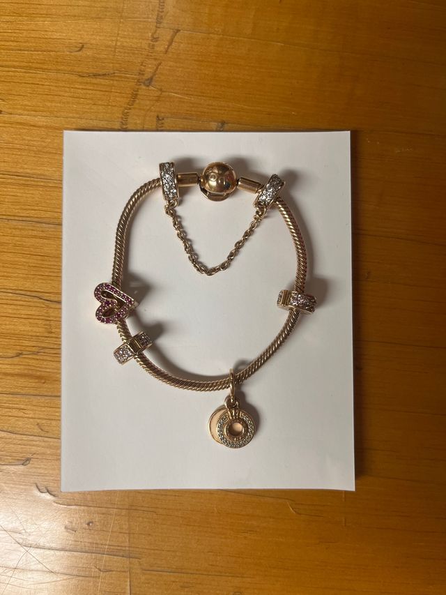 Pulsera Pandora con charms