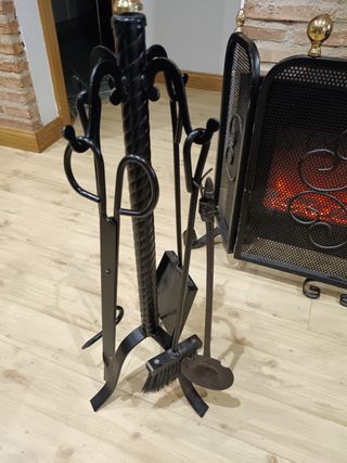 3 piezas. Chimenea eléctrica y Cubre radiador con