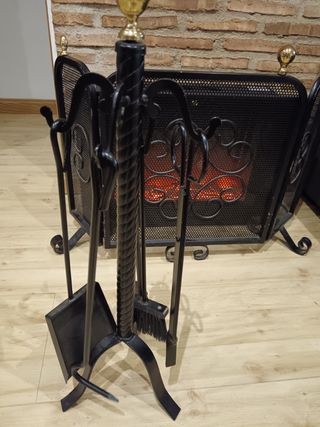 3 piezas. Chimenea eléctrica y Cubre radiador con