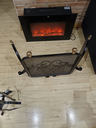 3 piezas. Chimenea eléctrica y Cubre radiador con