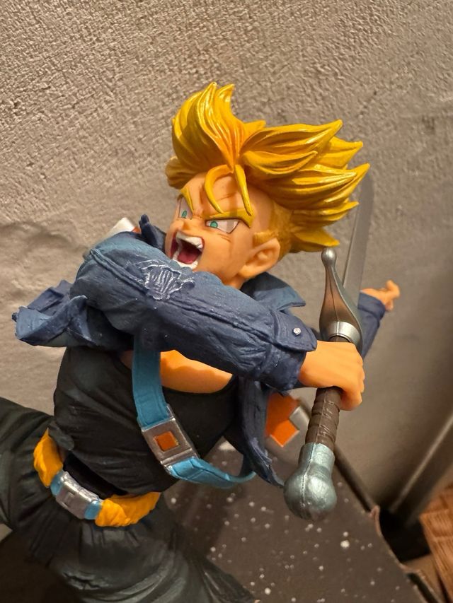 figura trunks DBZ