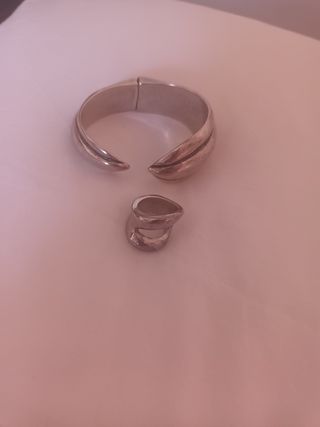 Conjunto anillo y pulsera,uno de 50