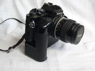 NIKON FE Cámara Reflex 35mm analógica+Nikkor 55